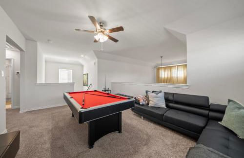 Luxurious 4-Bed Home with Pool Table & Nearby Pool - Foto 32