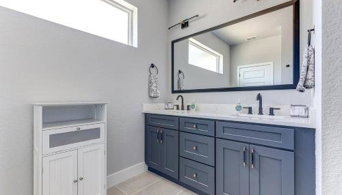 4 Bedroom House West Tampa Sleeps 12 Private Backyard Near Midtown and Downtown Pet Friendly - Foto 3