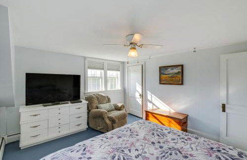 Cherryfield Home with Decks On Historic Horse Farm - Foto 16