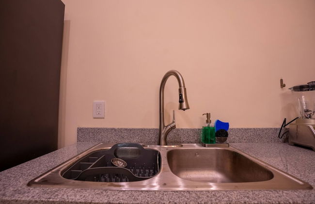 Luxury Apartment With Poll - Photo 52