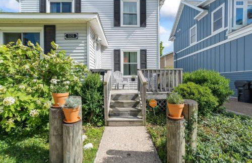 Walk to the Beach! - Free Parking - Fire Pit - Photo 19