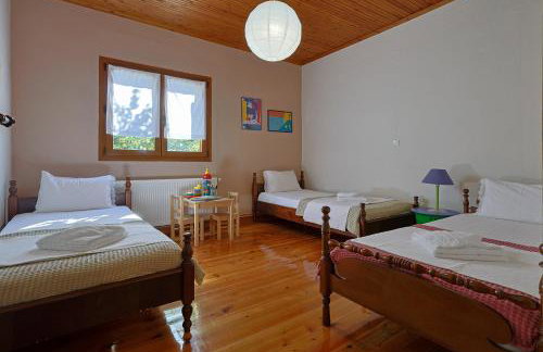 VILLA PEPONI Spacious Traditional Villa with Garden - BBQ & Private Parking - Photo 10