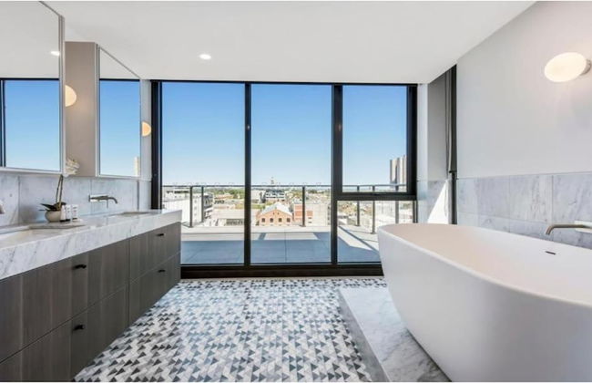 Luxury Penthouse with Bay and City Views - Foto 36