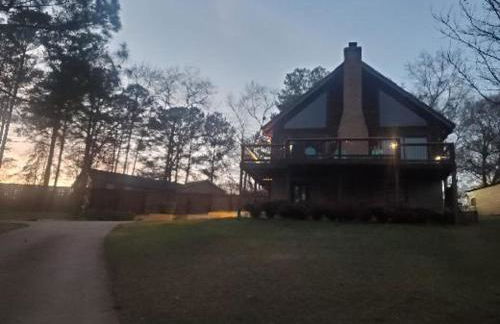 Gorgeous Cabin by Lake with Waterview and walking access - Foto 26