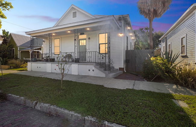 Historic 1918 Tampa Home With Modern Comforts & Charm 2 Bedroom Home by RedAwning - Foto 1