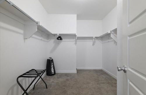 The Aubrey Escape with Fenced Backyard - Foto 27