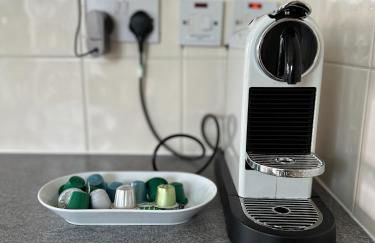 Canterbury Oasis - Modern 2-Bed Home with FREE Parking - Foto 11