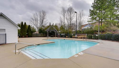 Central and Spacious Townhome in Greensboro! - Photo 3