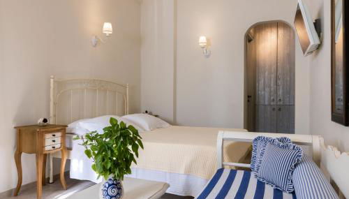 Monachofolitses - Photo 4