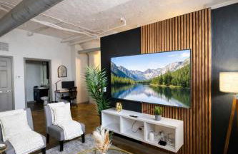 2BR River Market Loft for 6 - Rooftop & Gym - Foto 2