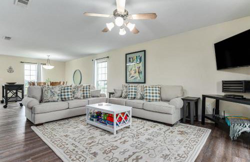 Deep Blue Yonder - Ping-pong! Bikes! Games! Cute and cozy 3-bed, 2-bath home in the heart of Crystal Beach! - Foto 1