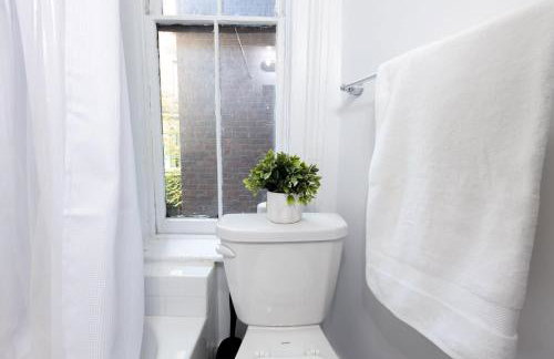 E10-1 Designer East Village Townhouse 1BR - Foto 24