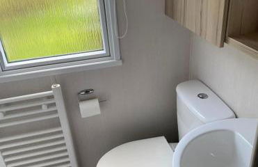 Experience Coastal Bliss in Our Modern 2019 Sea Viev 2 Bedroom static caravan at Clarach Bay Holiday Village! - Foto 15