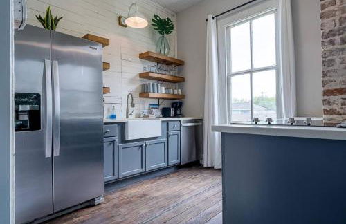 Historic and charming duplex in desirable midtown, close to the beach and strand - Foto 8