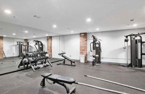 City Center Apartment, Free Parking and Great Views - Foto 13