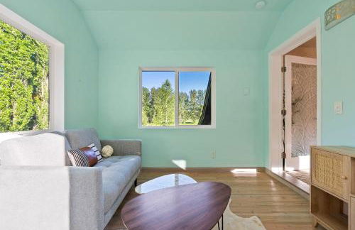 Lux Fly-Fishing Haven near Glacier Park - Hot Tub - Foto 42