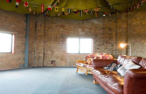 The Hexagon, wow what a location, views over the Essex marshes and sea - Foto 22