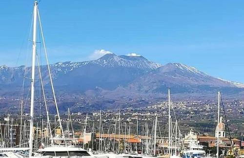 Magic Etna and glamorous blue sea - Foto 1