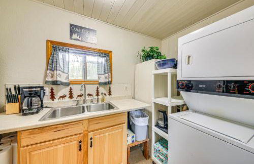 Family Fun on Ruby Creek Cusick Hideaway with Dock - Foto 7