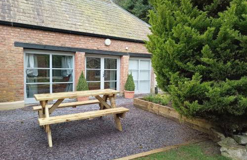 The West Wing at Eriviat Hall Hot Tub - Photo 19