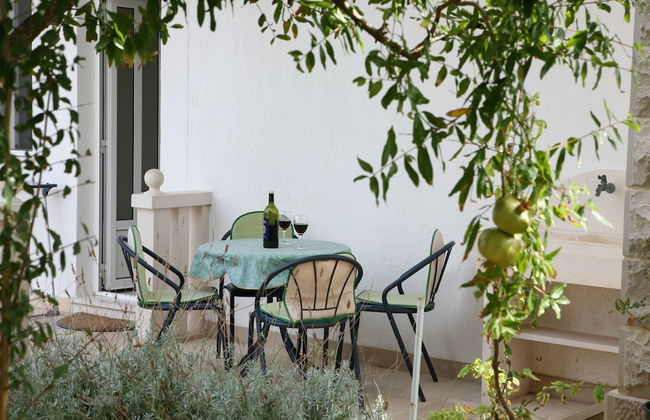 Sea front stone house - Photo 62