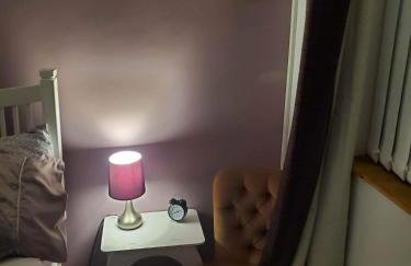 House - Sleeps 4 with Cozy Fireplace - Foto 46