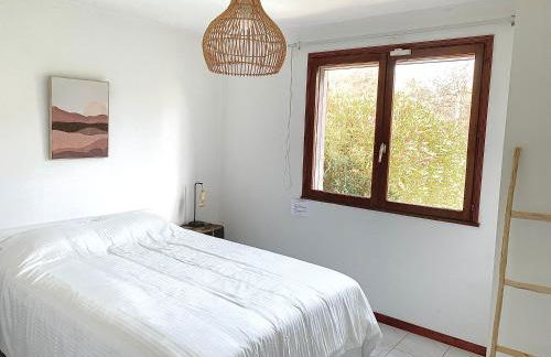 Villa privée dans un cadre verdoyant , piscine et grand jardin - Foto 12