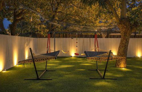 Luxury Miami Pool House Private Backyard Oasis Near Wynwood and Miami International Airport - Photo 43