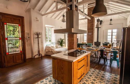 Villa Regionalista principios Siglo XX 1919 -Pedregalejo-Baños del Carmen-A UNOS METROS DEL MAR!!! PISCINA CLIMATIZADA BAJO PETICION - Photo 9