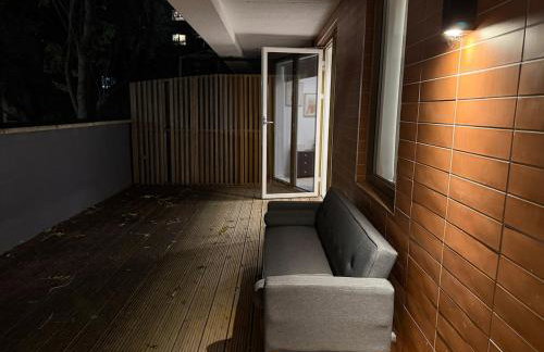 Modern and Spacious 3BR Flat W Balcony - Sleep 12 - Foto 28