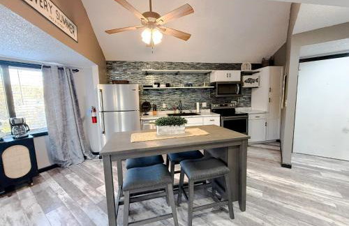 Lakefront Home-3BD25BADockGrillFirepitPool - Foto 58