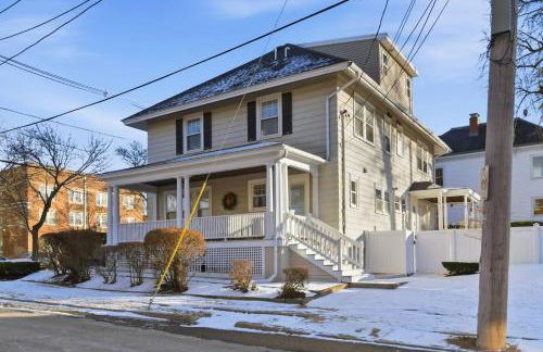 3BR/2.5 BA Townhouse |Downtown Salem w/Parking - Foto 15