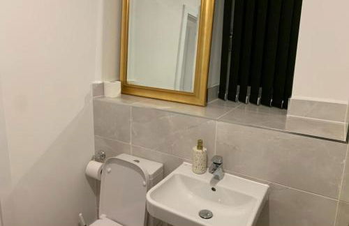 4Bed House - Direct links into Central London - Foto 11