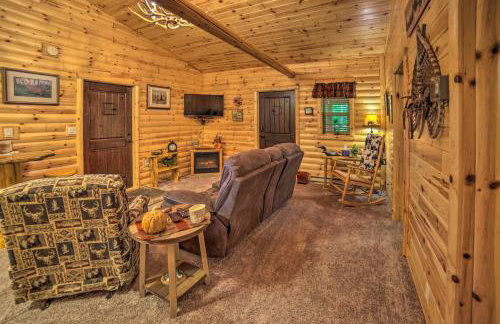 Updated Manistique Log Cabin, Yard and Fire Pit - Foto 4