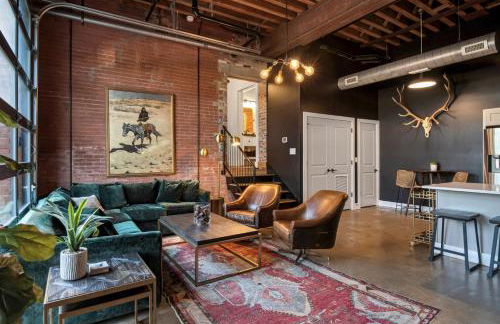 One-Of-A-Kind! Roll Up Garage Door-Pool, Speakeasy - Foto 11