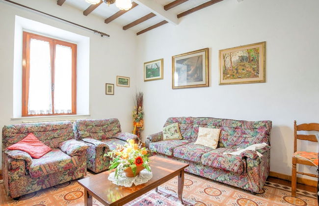 Tuscany Family Country Home - Photo 11