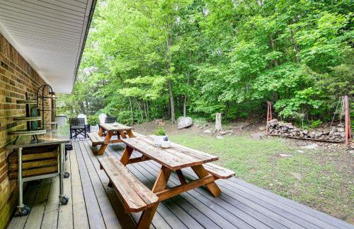 Beaver Lake Getaway with 2 Decks, Grill, and Views! - Foto 25