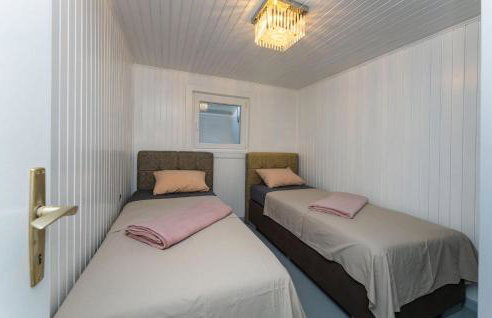 2 Bedroom Awesome Apartment In Rtina - Photo 13