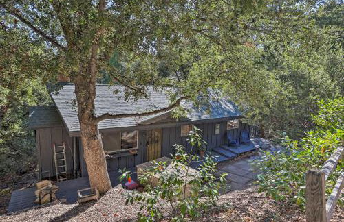 Modern and Unique Cabin with Deck by Lake Gregory! - Foto 24