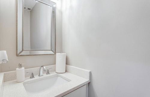 2 Mi to Suwanee Town Center Spacious Townhome - Foto 15