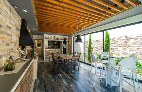 Villa Dolores Apartments - Photo 10