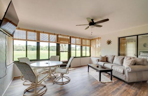 Walk to Lake Geataway with Yard in Inverness - Foto 2