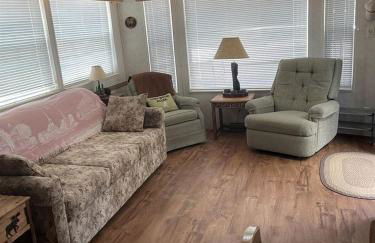 Wonderful Cottage Overlooking the Lake with Porch in Florida - Foto 4