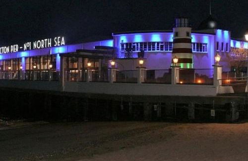 Shoreline hideaway - next to the beach - Foto 32