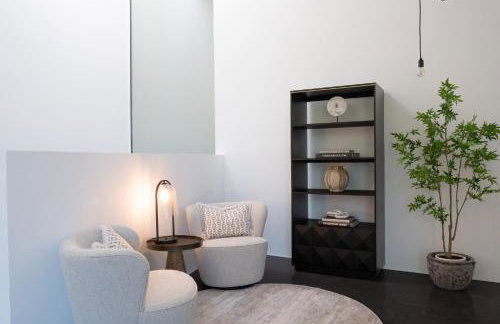 Pass the Keys Bond-villain Style Home with Panoramic Views - Foto 11