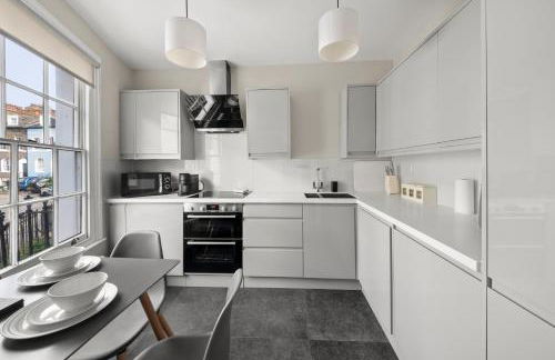 Central Kings Cross modern house with free parking - Foto 11