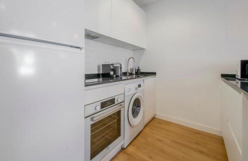 Elegancia con parking para 4, vive La Latina - Photo 7