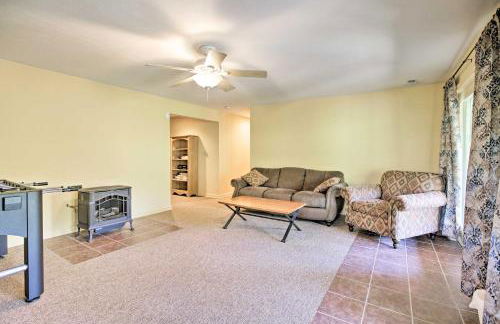 House with Deck, Fire Pit - 15 Mins to Snowshoe! - Foto 22