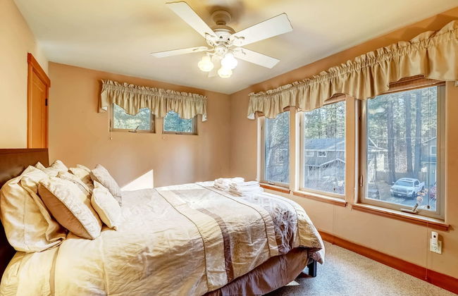 Stunning Forest Retreat - Walk to Upper Truckee River! - Foto 7