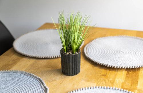 Serviced Apartment in Lanarkshire Close to M8 M74 with Free Parking - Long Stays Available - Foto 22